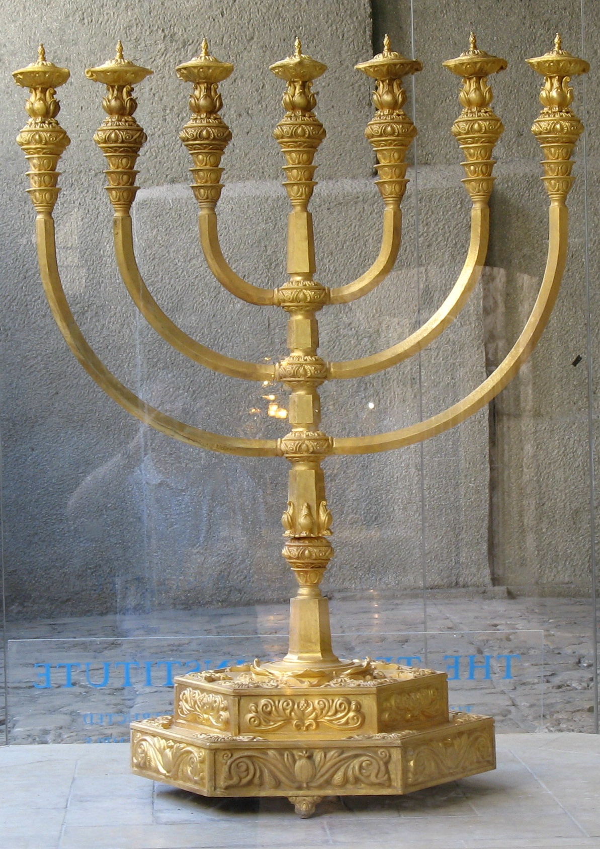 http://www.messengerofthename.com/wp-content/uploads/2015/02/Menorah_0307.jpg