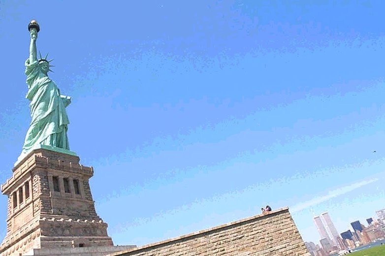 liberty4.jpg (60054 bytes)